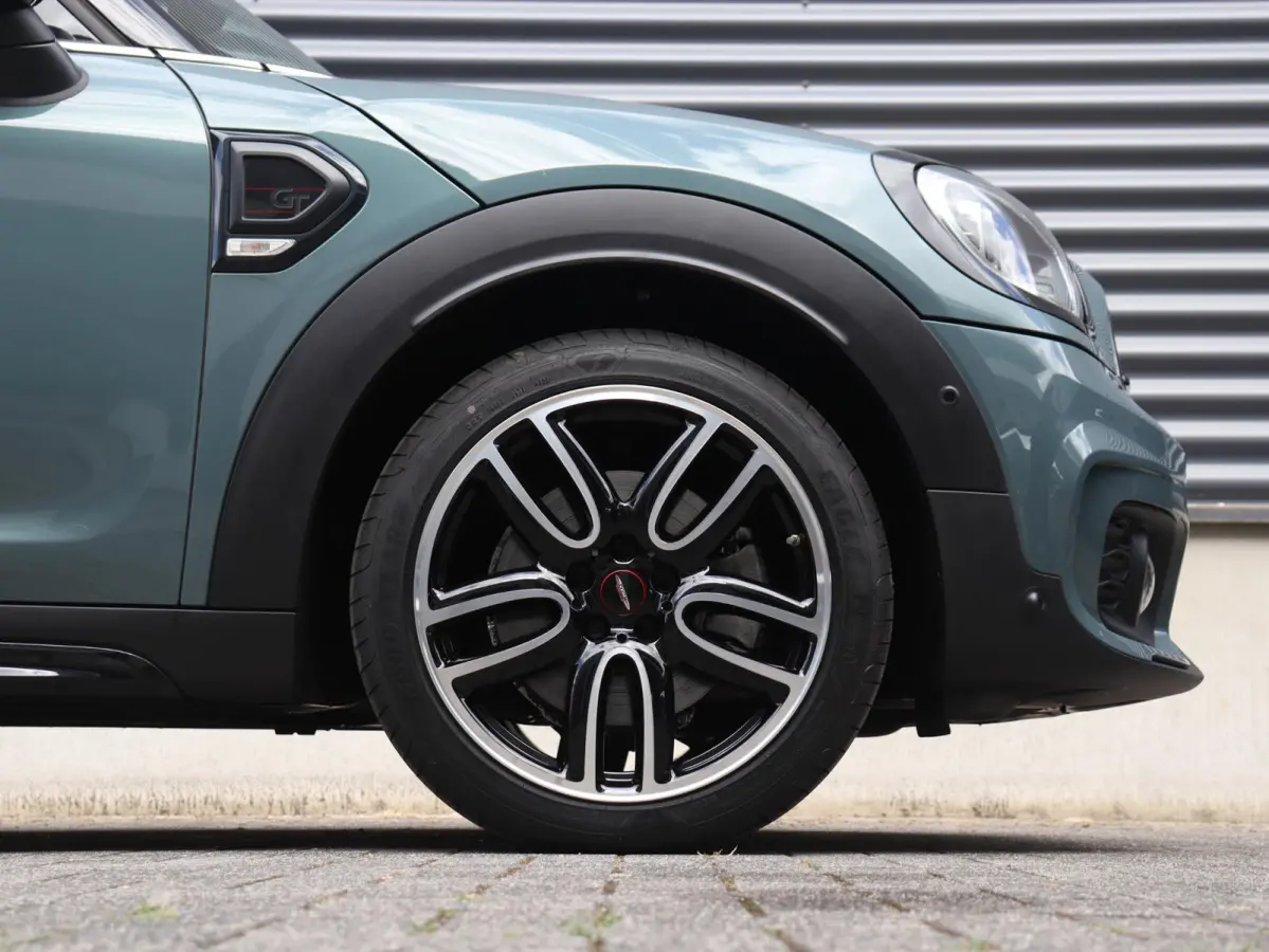 Cooper S | Rockingham GT Edition | John Cooper Works | Panodak | Harman Kardon | Head-Up | Elektr. Stoelen | Comfort Access | Apple Carplay | 19'' LMV