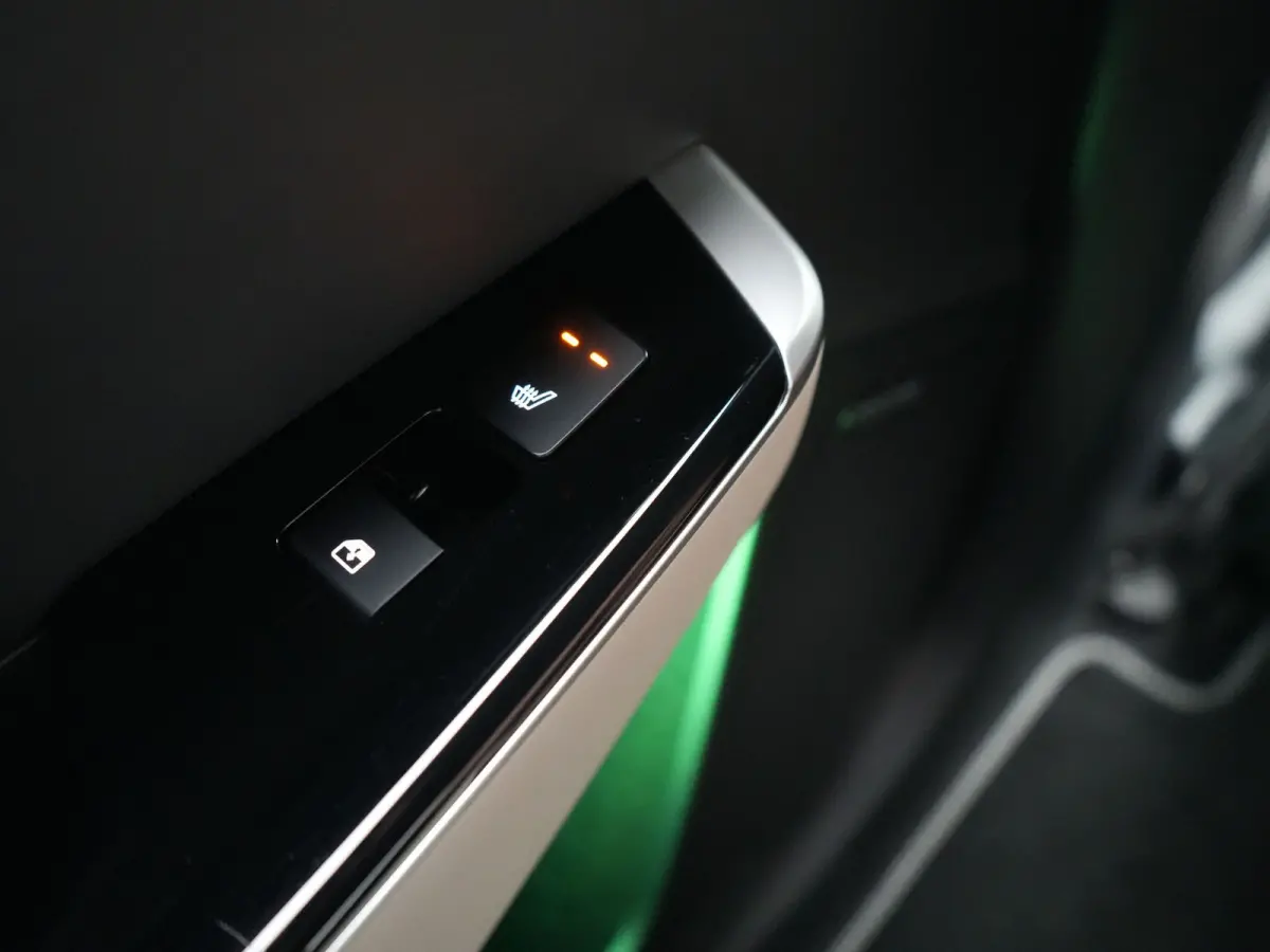 GT-Line AWD 77.4 kWh 325pk Dealer O.H. | Adaptive Cruise | Head Up | 360 Camera | Alcantara Sportstoelen Ventilatie & Memory | Meridian Audio | Keyless | Blis | Apple Carplay | Stoelen & Stu