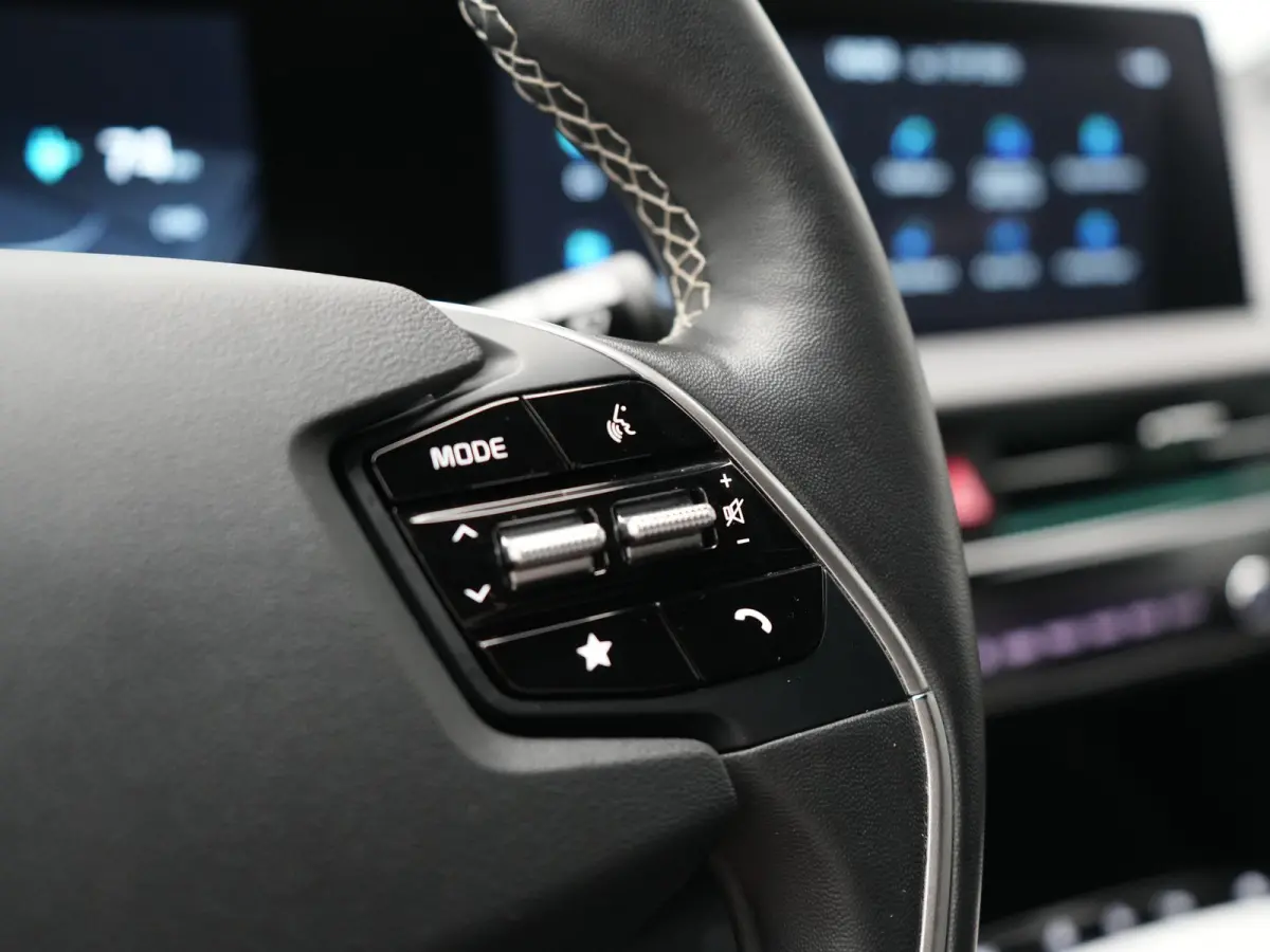 GT-Line AWD 77.4 kWh 325pk Dealer O.H. | Adaptive Cruise | Head Up | 360 Camera | Alcantara Sportstoelen Ventilatie & Memory | Meridian Audio | Keyless | Blis | Apple Carplay | Stoelen & Stu
