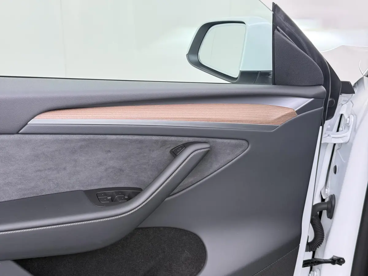 Long Range RWD 75 kWh LONG RANGE FSD! | FULL SELF DRIVE OP DE AUTO (UNIEK, GEEN ABONNEMENT MAAR GEKOCHT )|