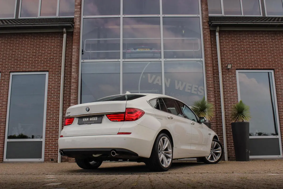 535i High Executive | 2e eigenaar | Camera | Panoramadak | Head-up | Dodehoek detectie | HiFi audio | Rear Entertainment | Night Vision | DAB | Trekhaak