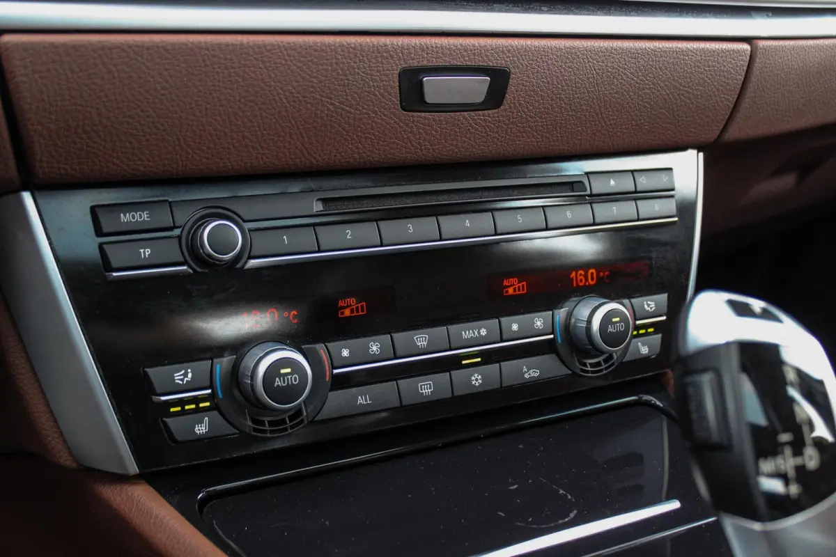 535i High Executive | 2e eigenaar | Camera | Panoramadak | Head-up | Dodehoek detectie | HiFi audio | Rear Entertainment | Night Vision | DAB | Trekhaak