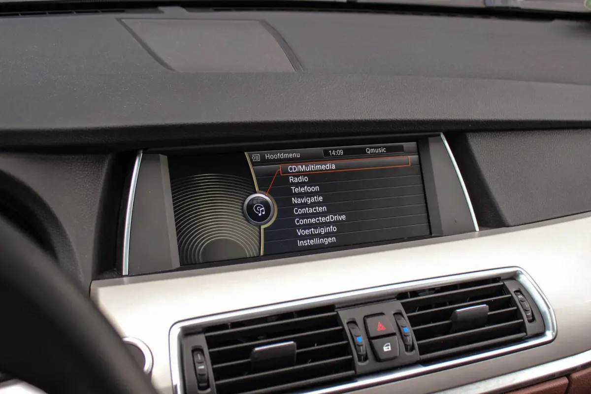 535i High Executive | 2e eigenaar | Camera | Panoramadak | Head-up | Dodehoek detectie | HiFi audio | Rear Entertainment | Night Vision | DAB | Trekhaak
