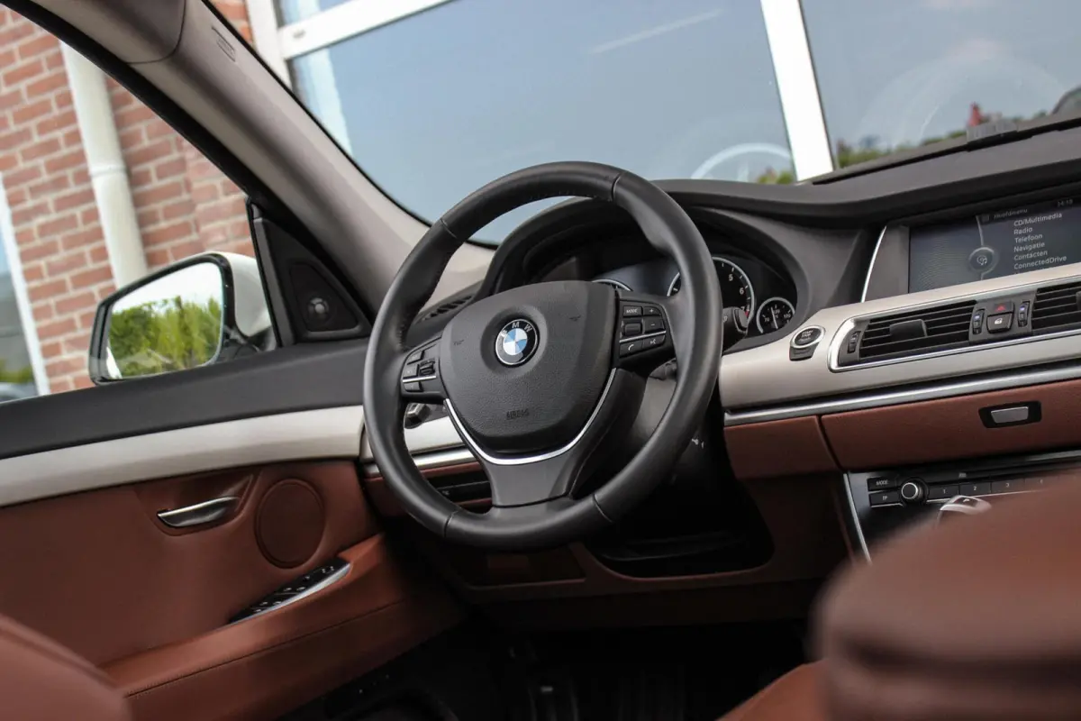 535i High Executive | 2e eigenaar | Camera | Panoramadak | Head-up | Dodehoek detectie | HiFi audio | Rear Entertainment | Night Vision | DAB | Trekhaak