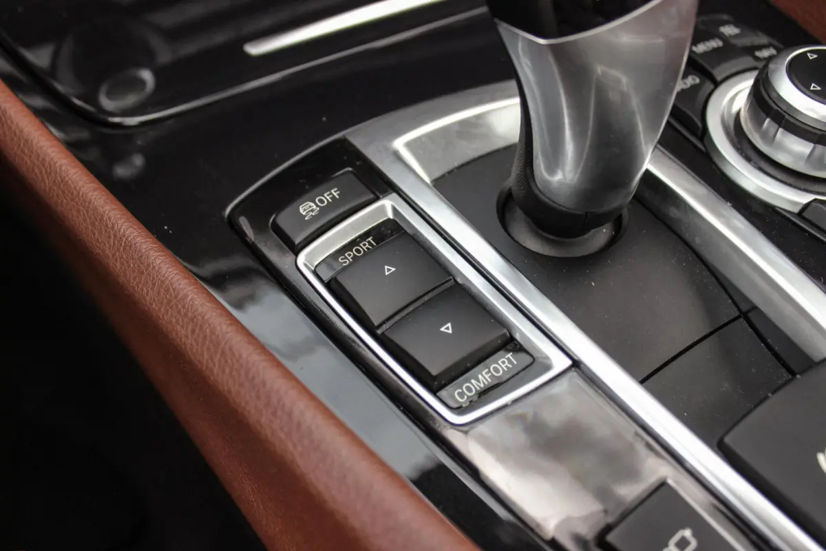 535i High Executive | 2e eigenaar | Camera | Panoramadak | Head-up | Dodehoek detectie | HiFi audio | Rear Entertainment | Night Vision | DAB | Trekhaak