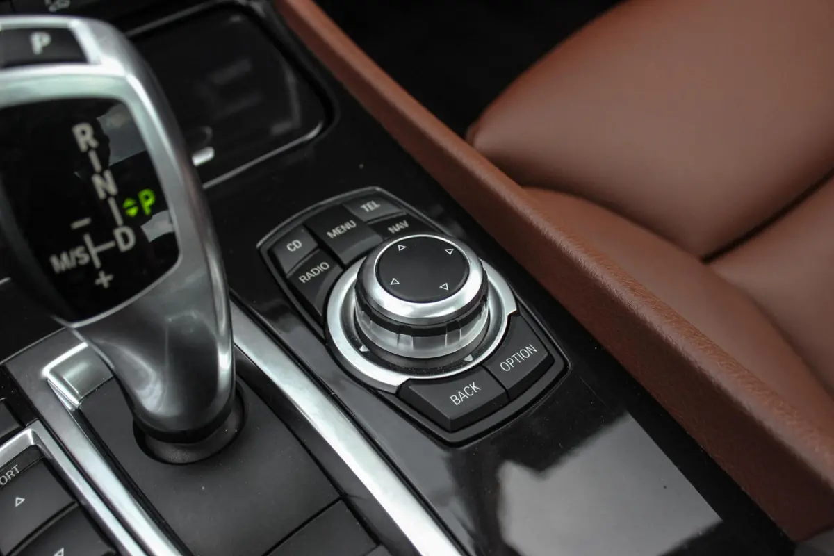 535i High Executive | 2e eigenaar | Camera | Panoramadak | Head-up | Dodehoek detectie | HiFi audio | Rear Entertainment | Night Vision | DAB | Trekhaak