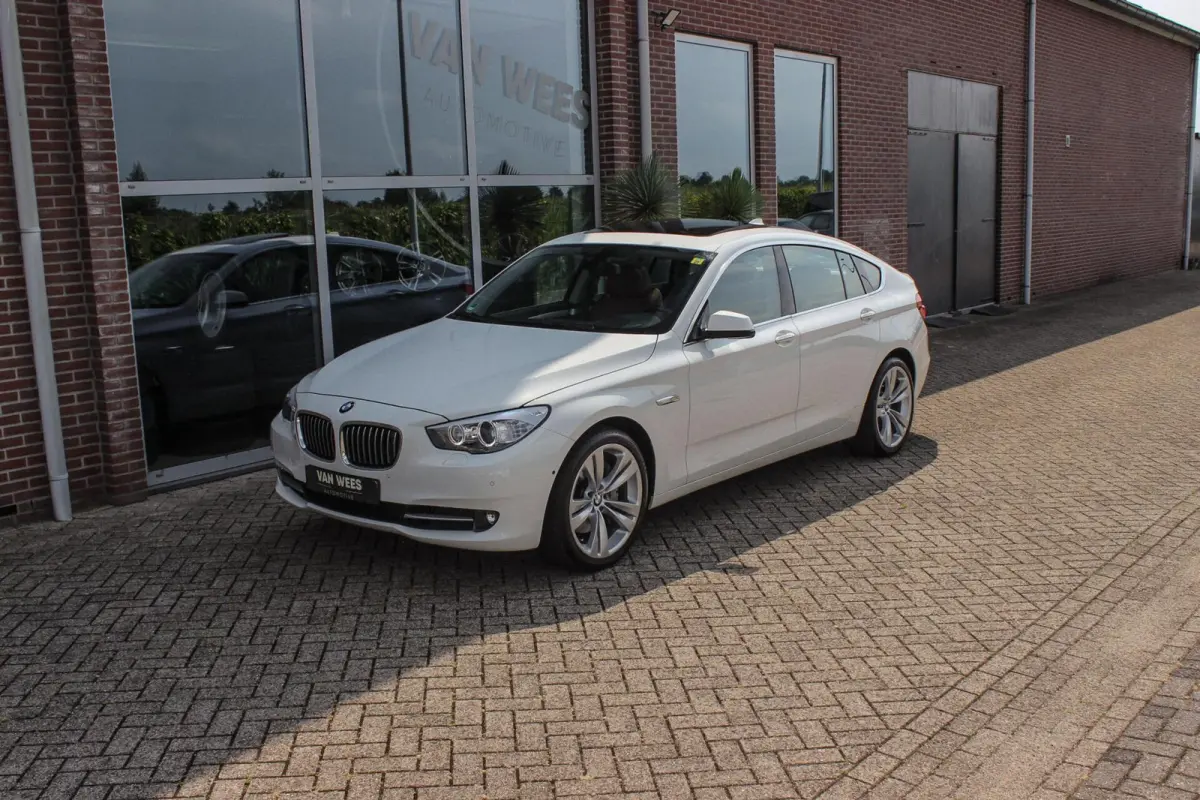 535i High Executive | 2e eigenaar | Camera | Panoramadak | Head-up | Dodehoek detectie | HiFi audio | Rear Entertainment | Night Vision | DAB | Trekhaak