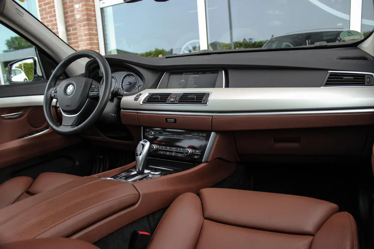 535i High Executive | 2e eigenaar | Camera | Panoramadak | Head-up | Dodehoek detectie | HiFi audio | Rear Entertainment | Night Vision | DAB | Trekhaak
