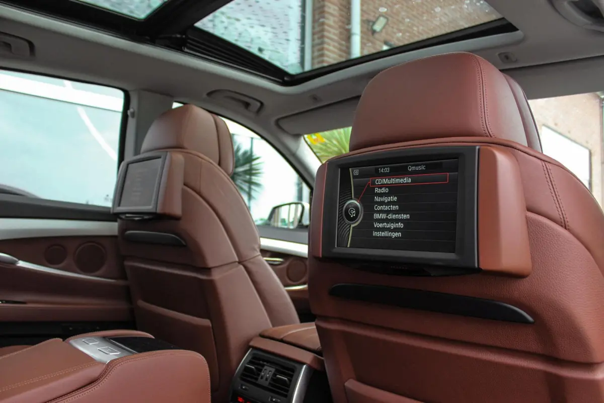535i High Executive | 2e eigenaar | Camera | Panoramadak | Head-up | Dodehoek detectie | HiFi audio | Rear Entertainment | Night Vision | DAB | Trekhaak