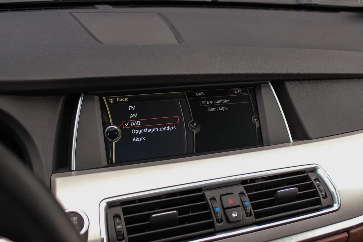 535i High Executive | 2e eigenaar | Camera | Panoramadak | Head-up | Dodehoek detectie | HiFi audio | Rear Entertainment | Night Vision | DAB | Trekhaak