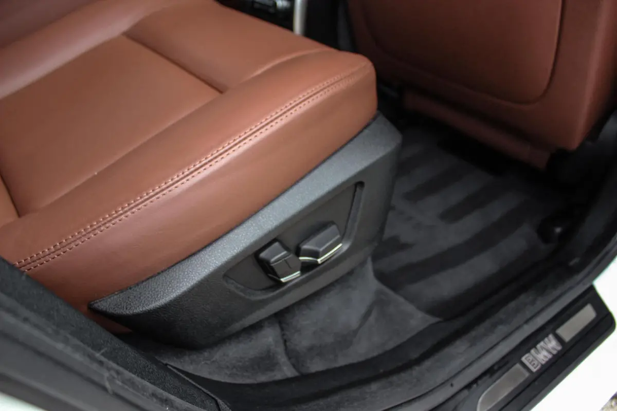 535i High Executive | 2e eigenaar | Camera | Panoramadak | Head-up | Dodehoek detectie | HiFi audio | Rear Entertainment | Night Vision | DAB | Trekhaak