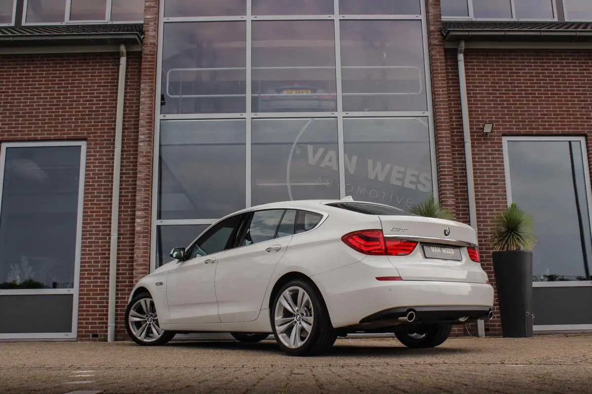 535i High Executive | 2e eigenaar | Camera | Panoramadak | Head-up | Dodehoek detectie | HiFi audio | Rear Entertainment | Night Vision | DAB | Trekhaak
