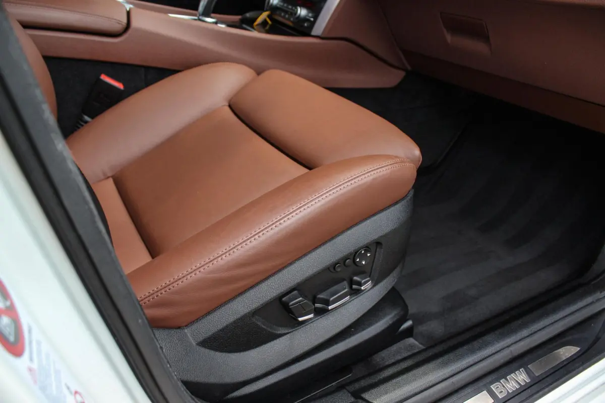 535i High Executive | 2e eigenaar | Camera | Panoramadak | Head-up | Dodehoek detectie | HiFi audio | Rear Entertainment | Night Vision | DAB | Trekhaak
