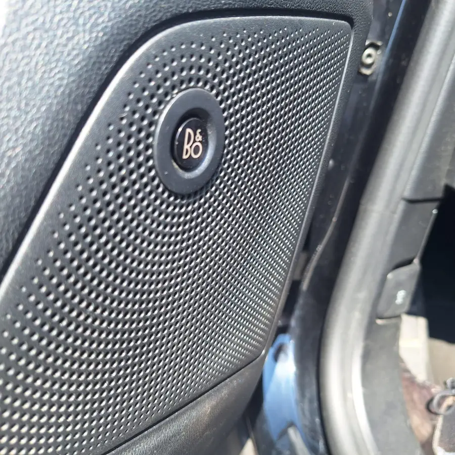 1.5 EcoBlue Trend Edition Business | Pano | Cruise Control | B&O Sound | Apple Carplay/Android Auto | Sensoren Voor+Achter | Navi | Draadloos Opladen |