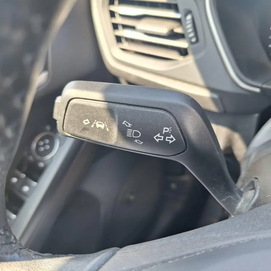 1.5 EcoBlue Trend Edition Business | Pano | Cruise Control | B&O Sound | Apple Carplay/Android Auto | Sensoren Voor+Achter | Navi | Draadloos Opladen |