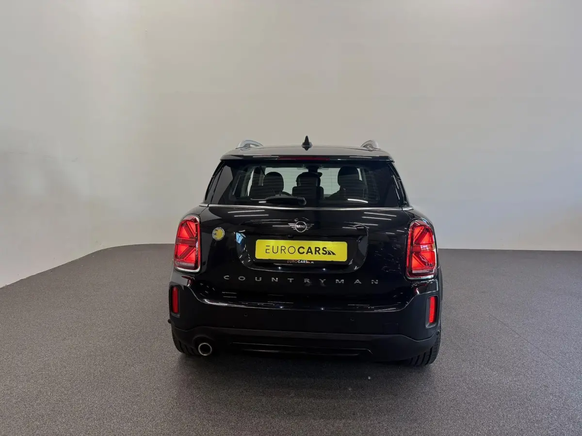 1.5 Cooper ALL4 Essential Navigatie Apple Carplay Android Auto Camera Parkeerhulp achter Adaptive Cruise Control Memory stoel Elektrische achterklep Stoelverwarming Climate Control