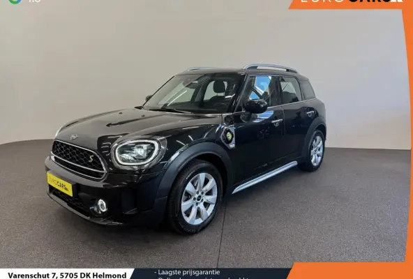 1.5 Cooper ALL4 Essential Navigatie Apple Carplay Android Auto Camera Parkeerhulp achter Adaptive Cruise Control Memory stoel Elektrische achterklep Stoelverwarming Climate Control