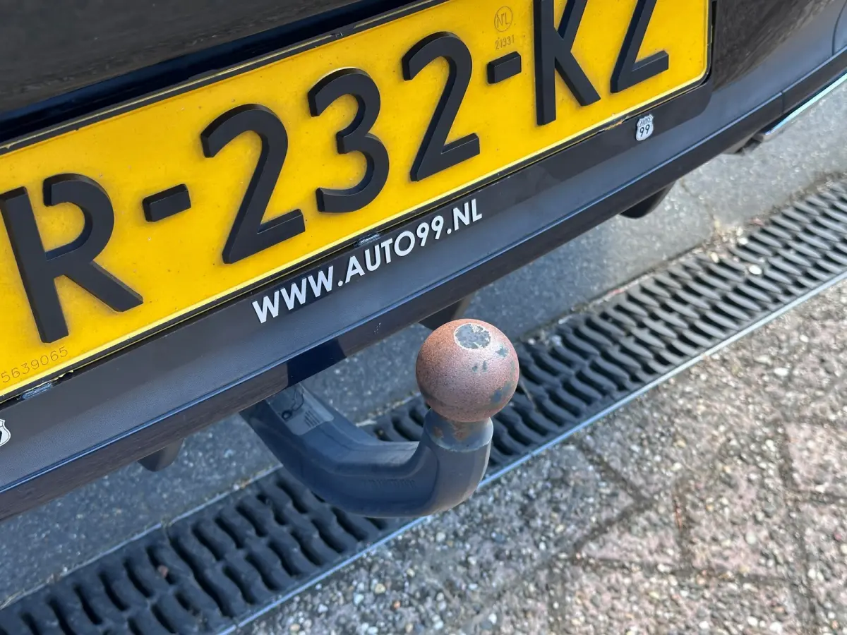 200 AMG Line VAN 29.995 NAAR NU 28.995 INCL 12 MND GARANTIE / ACC / PANO / HEAD-UP / LANE