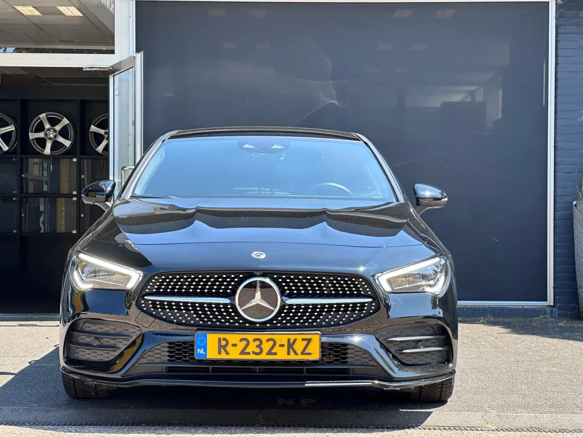200 AMG Line VAN 29.995 NAAR NU 28.995 INCL 12 MND GARANTIE / ACC / PANO / HEAD-UP / LANE