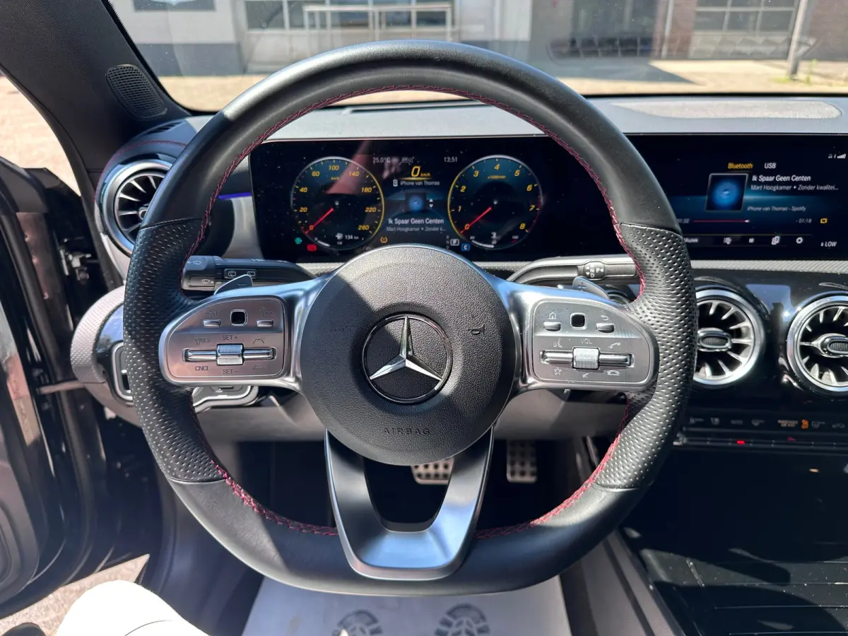 200 AMG Line VAN 29.995 NAAR NU 28.995 INCL 12 MND GARANTIE / ACC / PANO / HEAD-UP / LANE