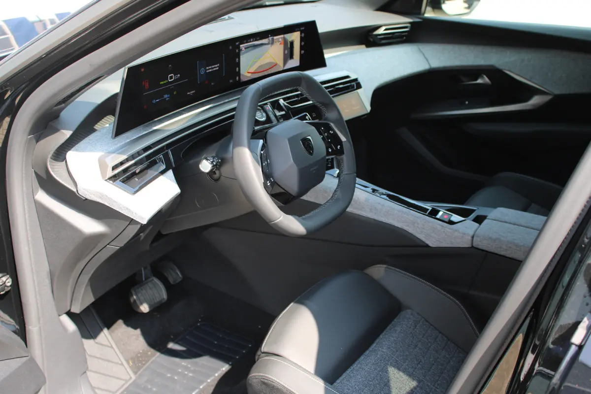 Allure Avantage 210 73 kWh Seat Pack | Stoel/Stuur Verwarming | 360-Graden Camera | Adaptive Cruise Control | Warmtepomp