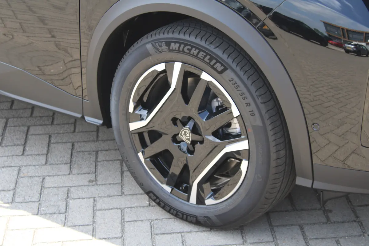 Allure Avantage 210 73 kWh Seat Pack | Stoel/Stuur Verwarming | 360-Graden Camera | Adaptive Cruise Control | Warmtepomp