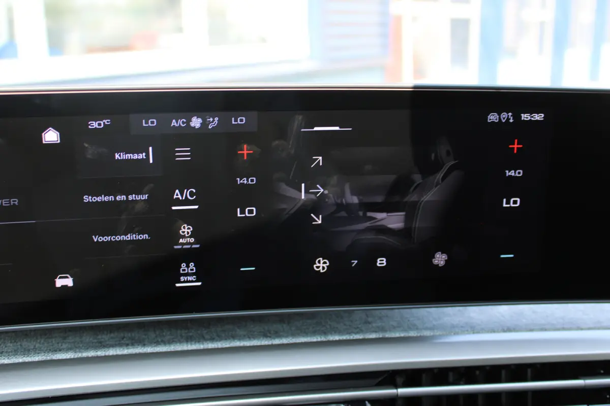 Allure Avantage 210 73 kWh Seat Pack | Stoel/Stuur Verwarming | 360-Graden Camera | Adaptive Cruise Control | Warmtepomp