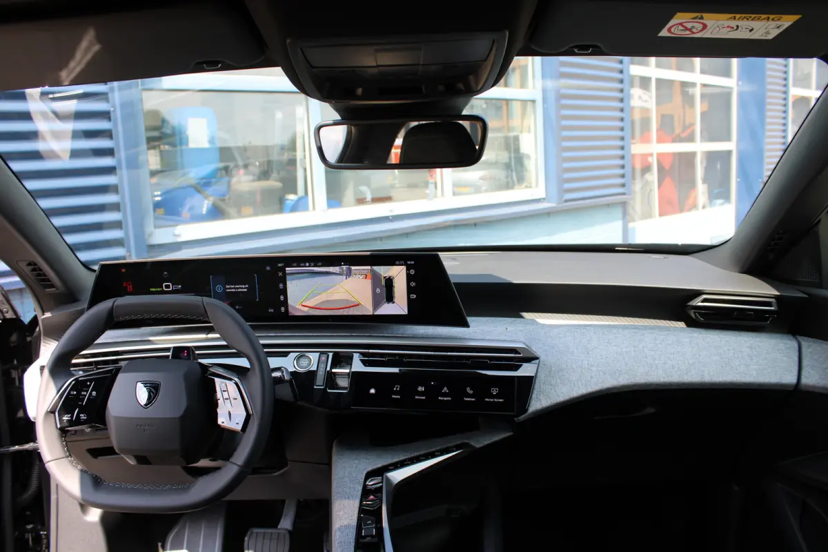Allure Avantage 210 73 kWh Seat Pack | Stoel/Stuur Verwarming | 360-Graden Camera | Adaptive Cruise Control | Warmtepomp