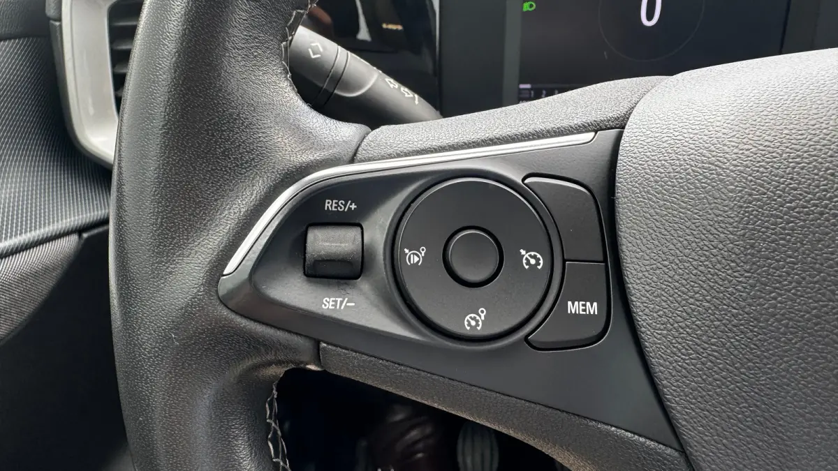 1.2 TURBO 100PK LEVEL 2 EDITION / NAVI / AIRCO / LED / PDC / 16" LMV / BLUETOOTH / CRUISECONTROL !!