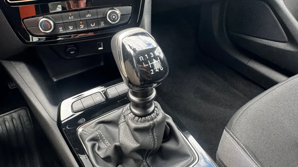 1.2 TURBO 100PK LEVEL 2 EDITION / NAVI / AIRCO / LED / PDC / 16" LMV / BLUETOOTH / CRUISECONTROL !!