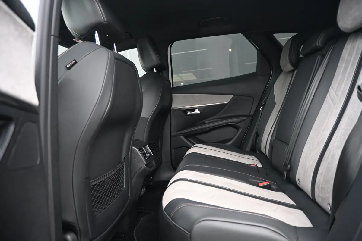 1.6 HYbrid 225 GT | Afn. Trekhaak | Navigatie | Alcantara | Achteruitrijcamera | Climate Control | !!
