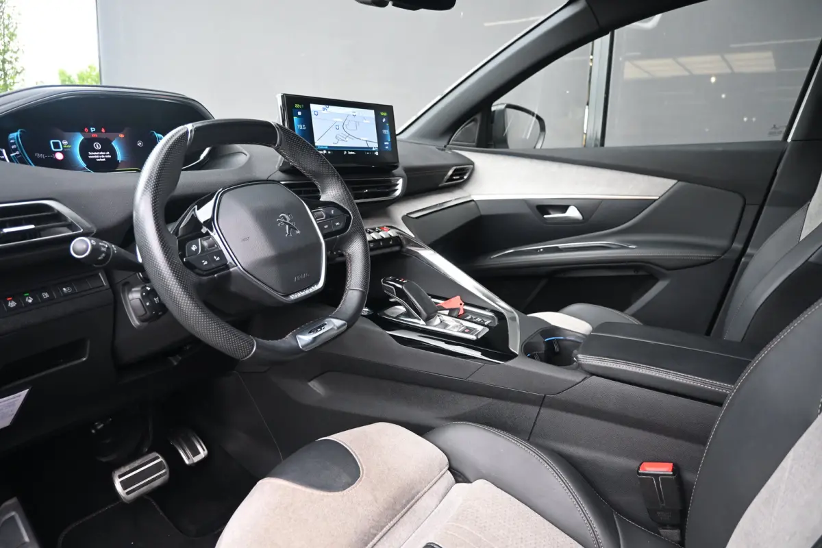 1.6 HYbrid 225 GT | Afn. Trekhaak | Navigatie | Alcantara | Achteruitrijcamera | Climate Control | !!