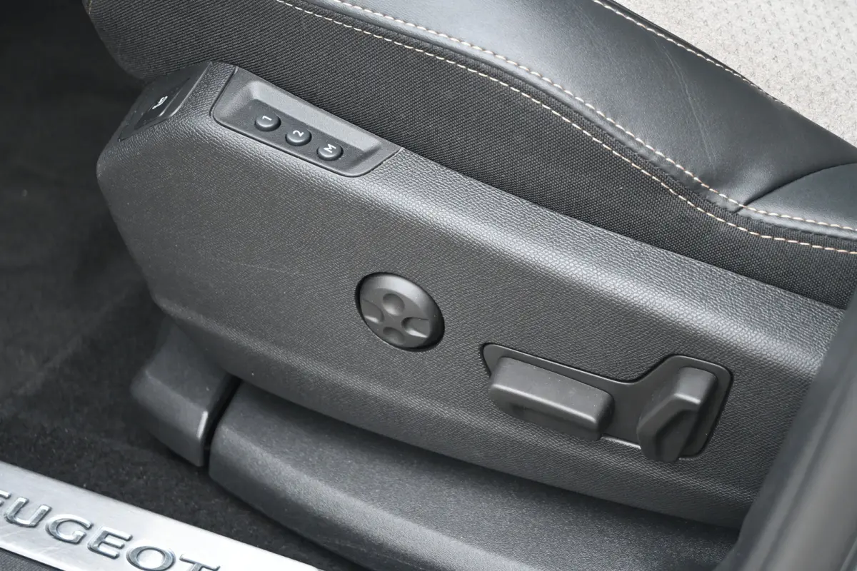 1.6 HYbrid 225 GT | Afn. Trekhaak | Navigatie | Alcantara | Achteruitrijcamera | Climate Control | !!