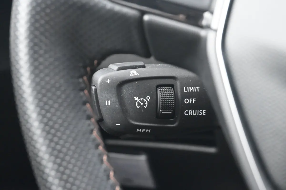 1.6 HYbrid 225 GT | Afn. Trekhaak | Navigatie | Alcantara | Achteruitrijcamera | Climate Control | !!