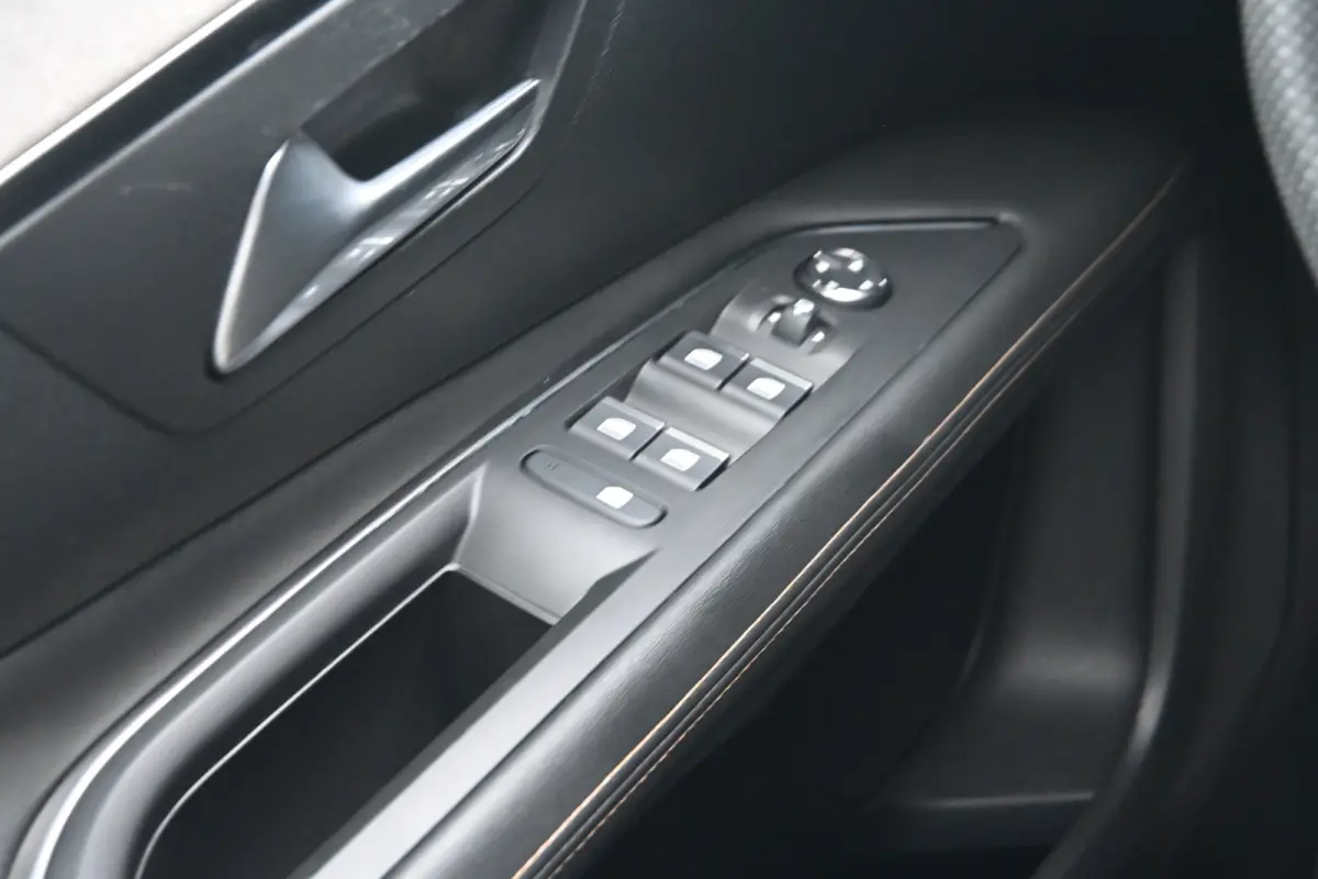 1.6 HYbrid 225 GT | Afn. Trekhaak | Navigatie | Alcantara | Achteruitrijcamera | Climate Control | !!