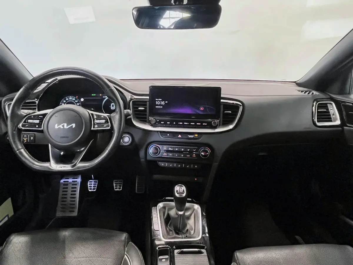 1.0 T-GDi GT-Line Panoramadak Navigatie Apple Carplay Android Auto Camera Parkeerhulp achter Adaptive Cruise Control Stoel- en stuurverwarming Stoelventilatie Dodehoekassistent Climate Contr