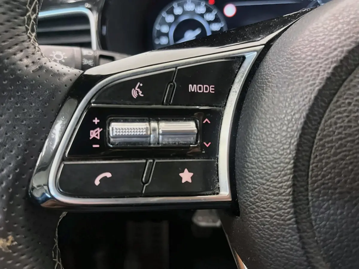 1.0 T-GDi GT-Line Panoramadak Navigatie Apple Carplay Android Auto Camera Parkeerhulp achter Adaptive Cruise Control Stoel- en stuurverwarming Stoelventilatie Dodehoekassistent Climate Contr