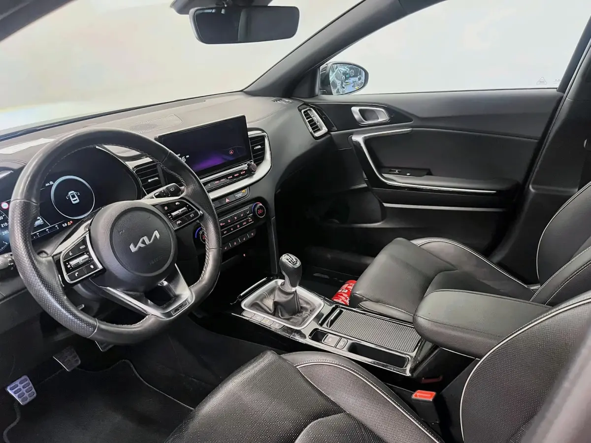 1.0 T-GDi GT-Line Panoramadak Navigatie Apple Carplay Android Auto Camera Parkeerhulp achter Adaptive Cruise Control Stoel- en stuurverwarming Stoelventilatie Dodehoekassistent Climate Contr
