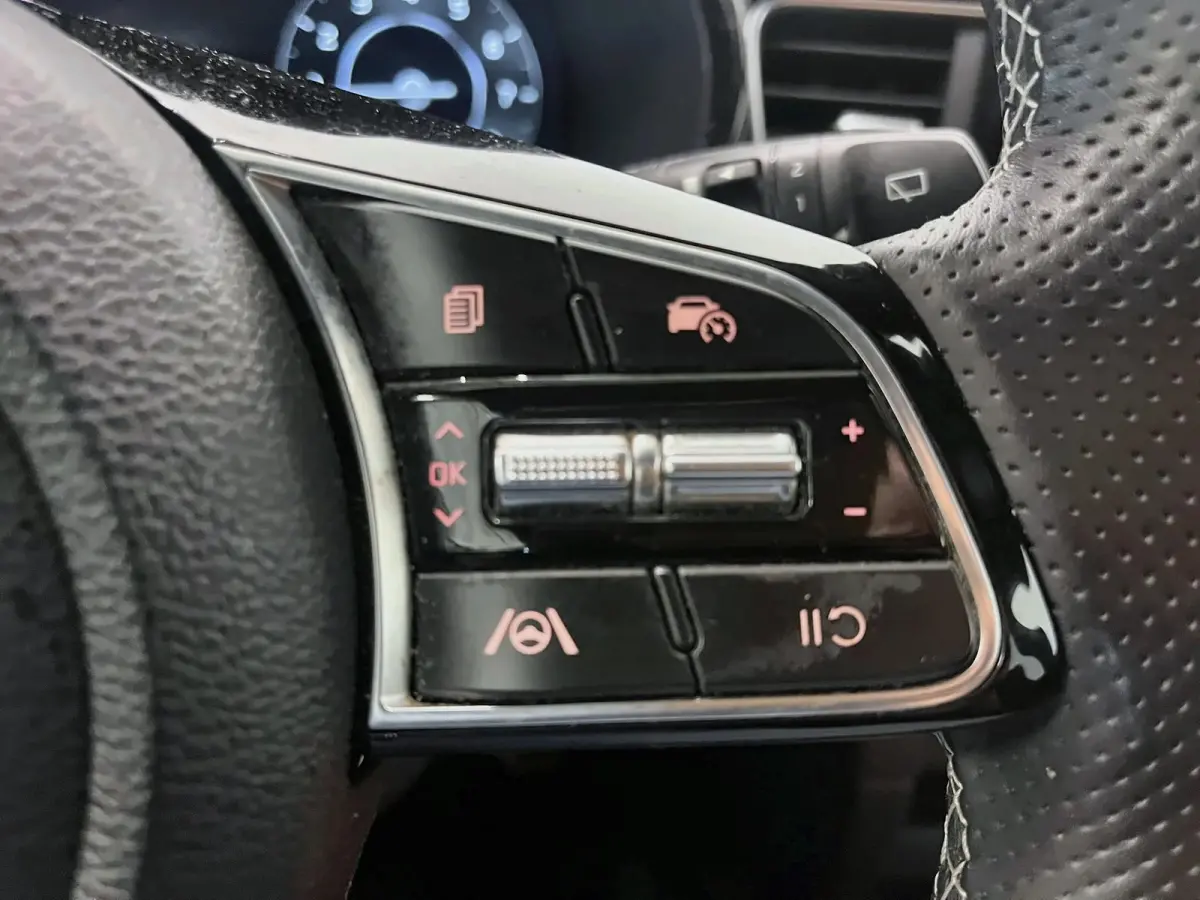 1.0 T-GDi GT-Line Panoramadak Navigatie Apple Carplay Android Auto Camera Parkeerhulp achter Adaptive Cruise Control Stoel- en stuurverwarming Stoelventilatie Dodehoekassistent Climate Contr