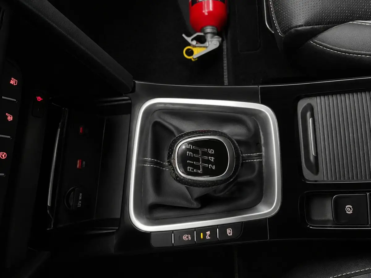 1.0 T-GDi GT-Line Panoramadak Navigatie Apple Carplay Android Auto Camera Parkeerhulp achter Adaptive Cruise Control Stoel- en stuurverwarming Stoelventilatie Dodehoekassistent Climate Contr
