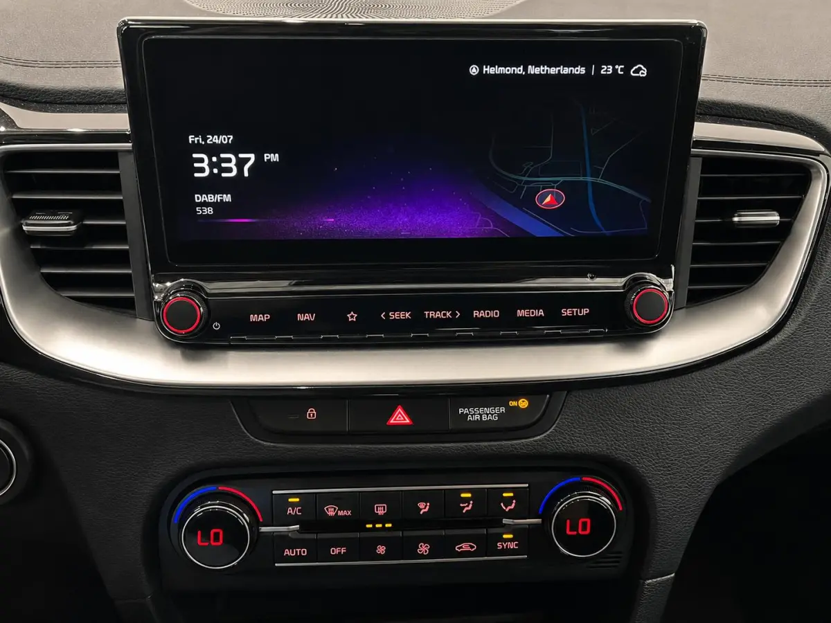 1.0 T-GDi GT-Line Panoramadak Navigatie Apple Carplay Android Auto Camera Parkeerhulp achter Adaptive Cruise Control Stoel- en stuurverwarming Stoelventilatie Dodehoekassistent Climate Contr