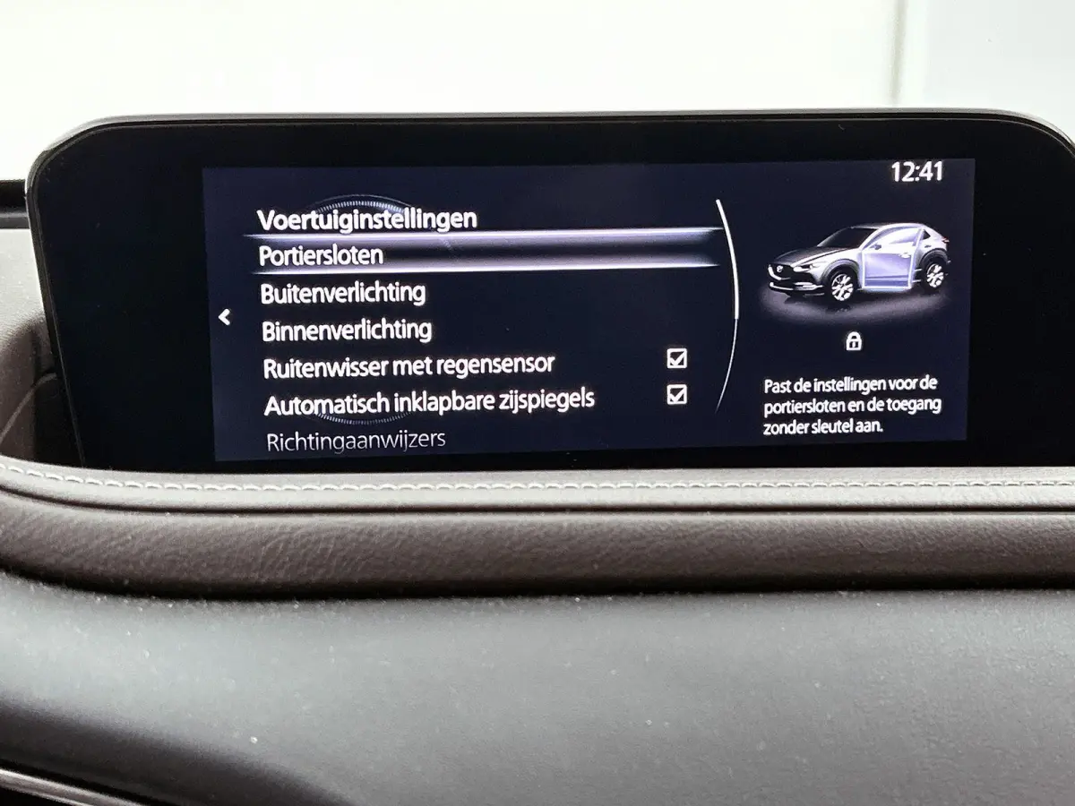 2.0 e-SkyActiv-X M Hybrid Luxury 185 PK Airco | Achteruitrij Camera | Stoelverwarming | Bluetooth | Cruise Control Adaptief | Dodehoekdetectie | Elektrisch Bedienbare Achterklep | Elektrisch