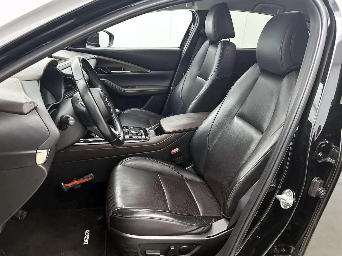 2.0 e-SkyActiv-X M Hybrid Luxury 185 PK Airco | Achteruitrij Camera | Stoelverwarming | Bluetooth | Cruise Control Adaptief | Dodehoekdetectie | Elektrisch Bedienbare Achterklep | Elektrisch