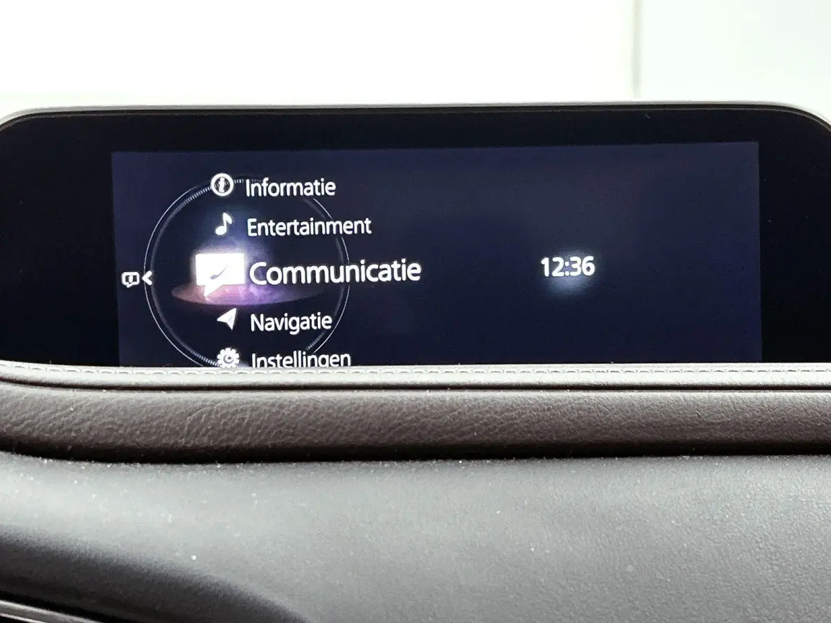 2.0 e-SkyActiv-X M Hybrid Luxury 185 PK Airco | Achteruitrij Camera | Stoelverwarming | Bluetooth | Cruise Control Adaptief | Dodehoekdetectie | Elektrisch Bedienbare Achterklep | Elektrisch