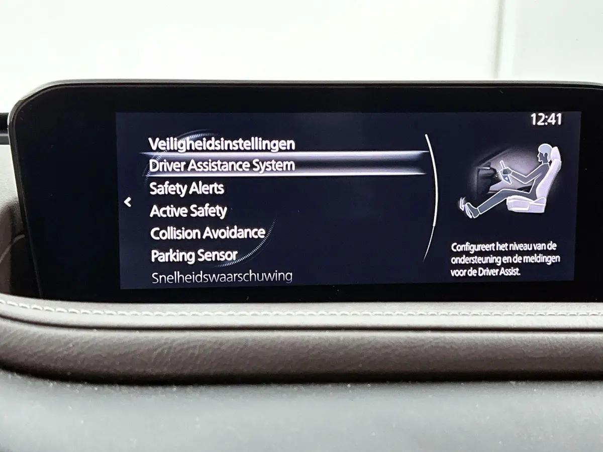2.0 e-SkyActiv-X M Hybrid Luxury 185 PK Airco | Achteruitrij Camera | Stoelverwarming | Bluetooth | Cruise Control Adaptief | Dodehoekdetectie | Elektrisch Bedienbare Achterklep | Elektrisch
