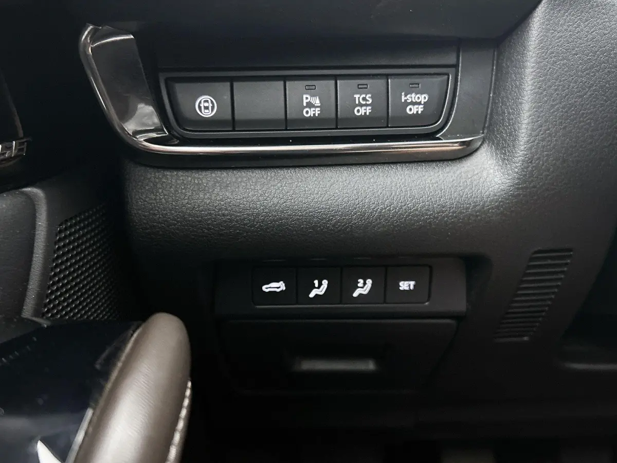 2.0 e-SkyActiv-X M Hybrid Luxury 185 PK Airco | Achteruitrij Camera | Stoelverwarming | Bluetooth | Cruise Control Adaptief | Dodehoekdetectie | Elektrisch Bedienbare Achterklep | Elektrisch