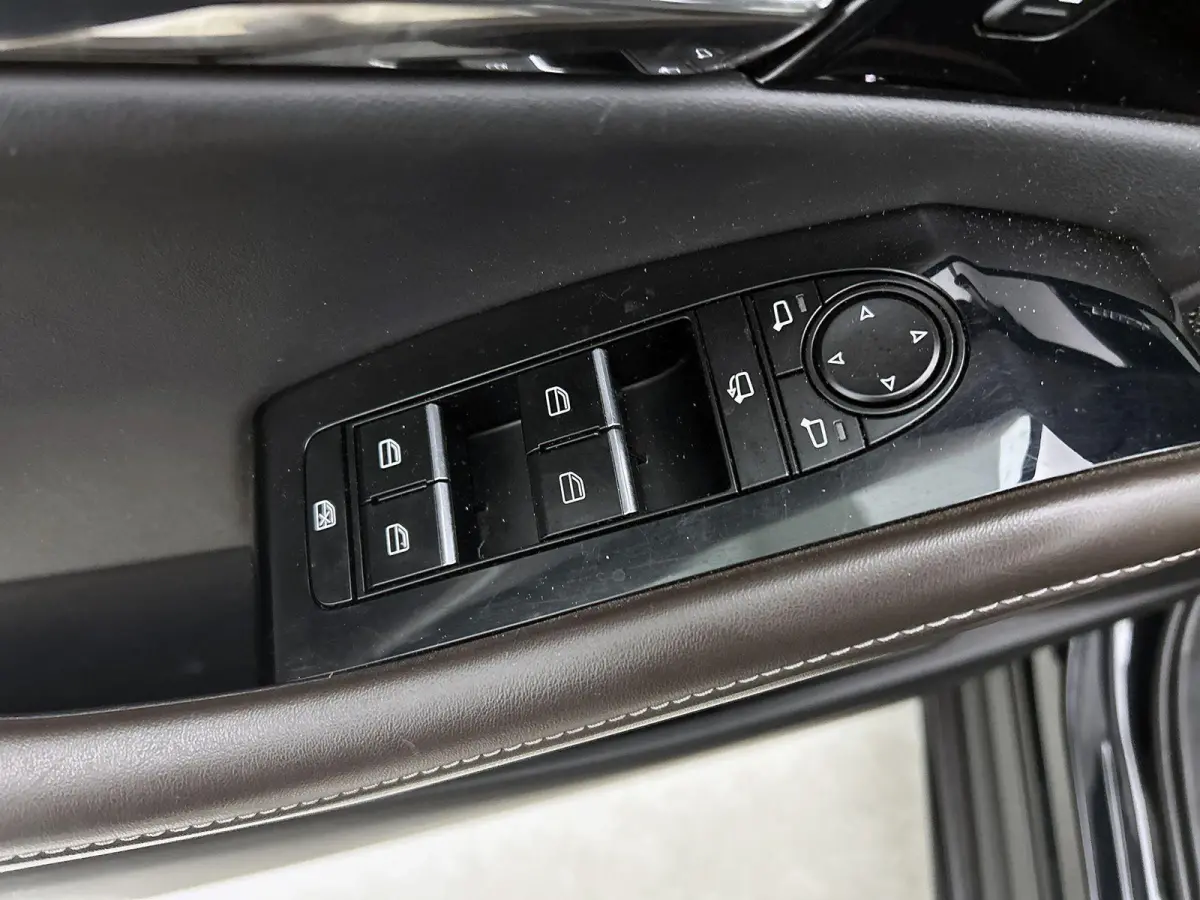 2.0 e-SkyActiv-X M Hybrid Luxury 185 PK Airco | Achteruitrij Camera | Stoelverwarming | Bluetooth | Cruise Control Adaptief | Dodehoekdetectie | Elektrisch Bedienbare Achterklep | Elektrisch