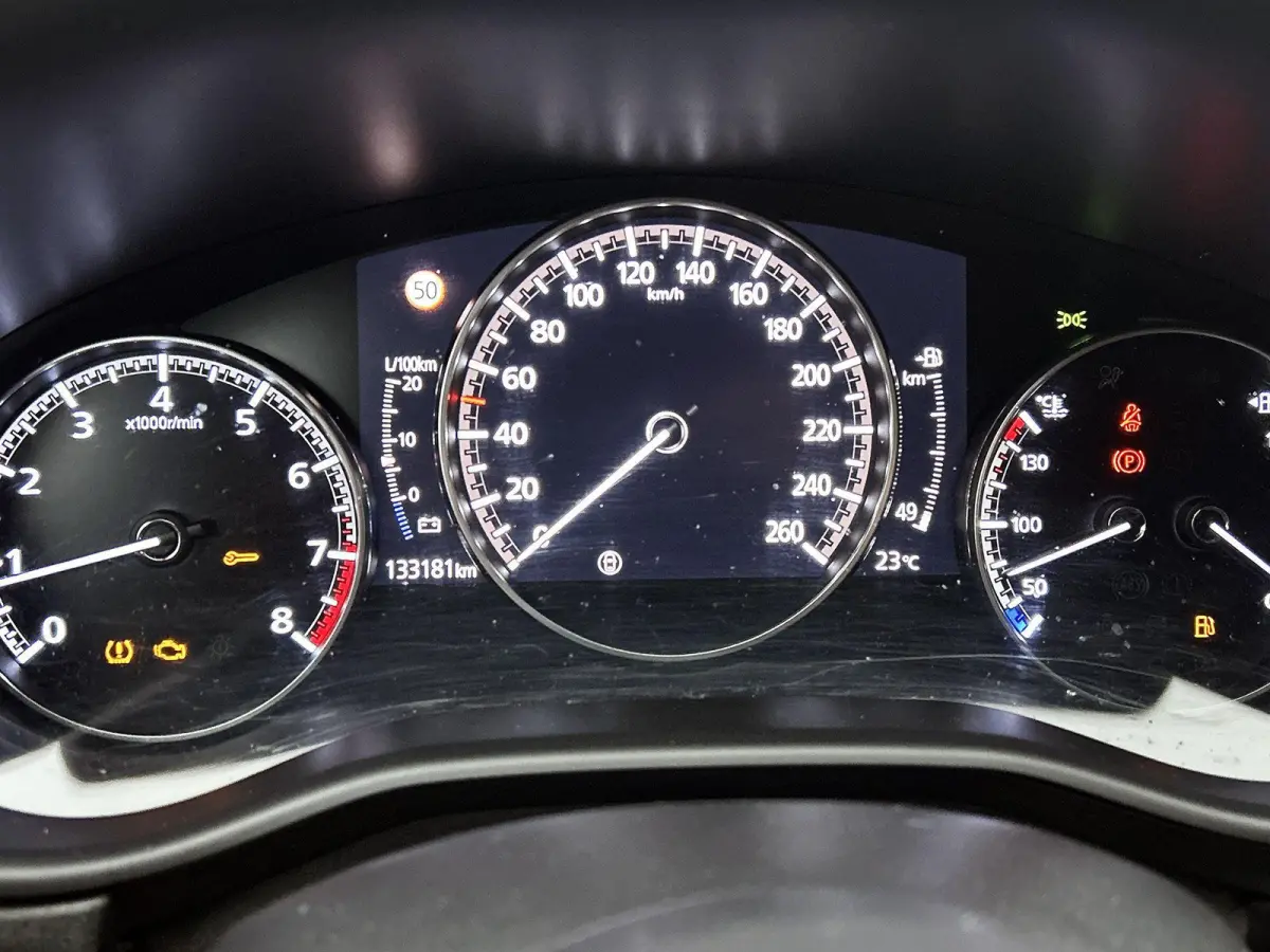 2.0 e-SkyActiv-X M Hybrid Luxury 185 PK Airco | Achteruitrij Camera | Stoelverwarming | Bluetooth | Cruise Control Adaptief | Dodehoekdetectie | Elektrisch Bedienbare Achterklep | Elektrisch