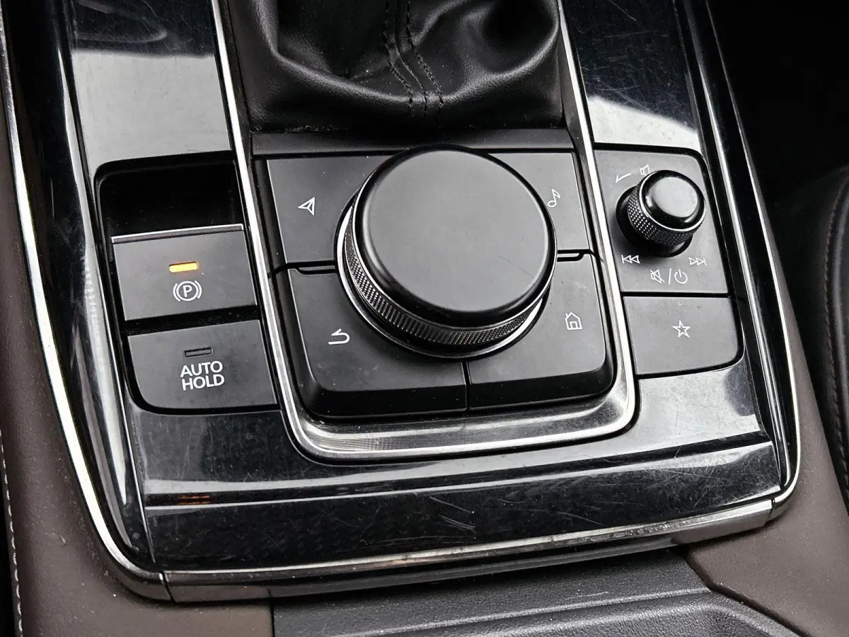 2.0 e-SkyActiv-X M Hybrid Luxury 185 PK Airco | Achteruitrij Camera | Stoelverwarming | Bluetooth | Cruise Control Adaptief | Dodehoekdetectie | Elektrisch Bedienbare Achterklep | Elektrisch