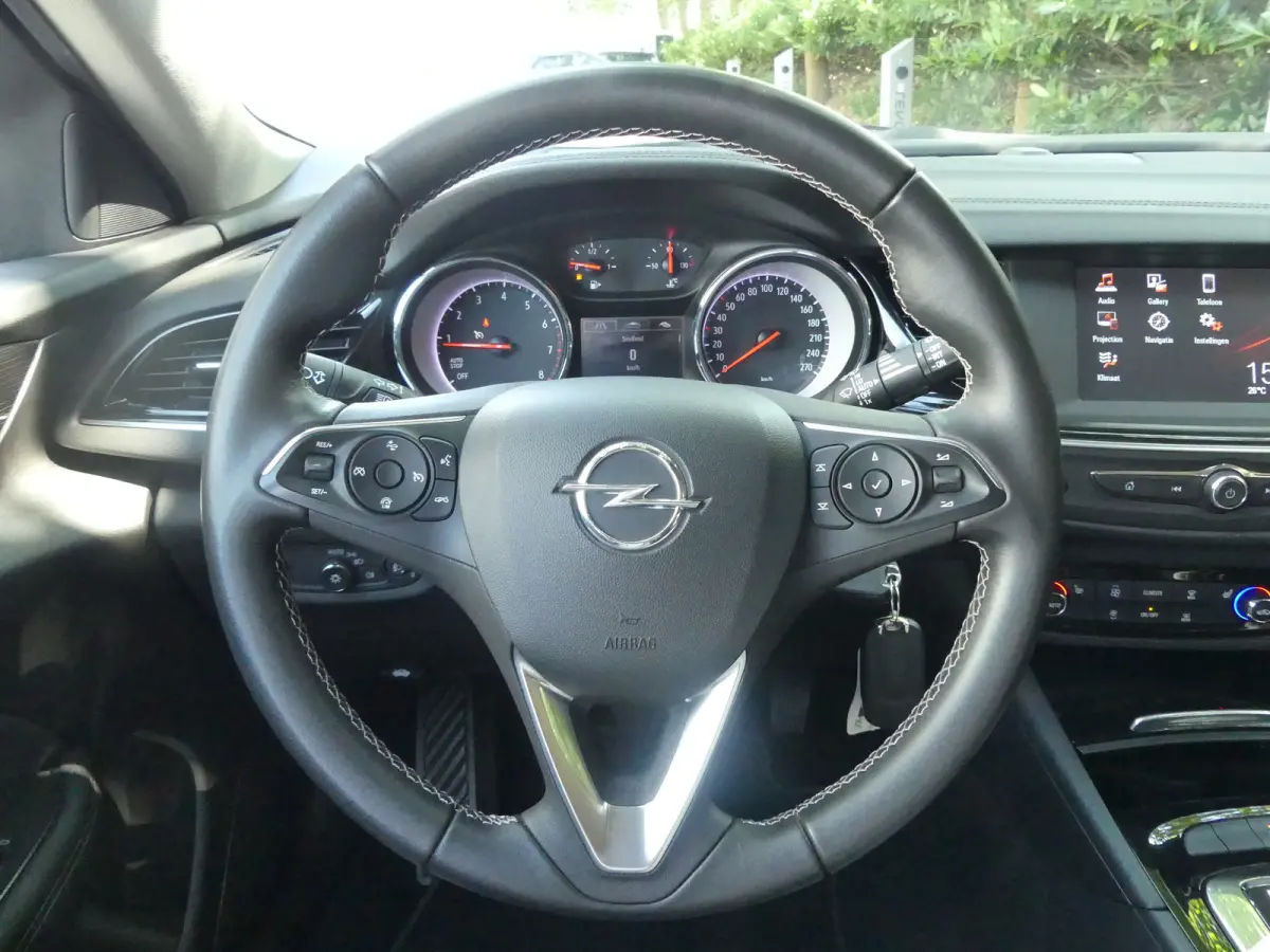 1.5 Turbo Business Executive | TREKHAAK | PARKEERSENSOREN V+A | NAVI | APPLE CARPLAY / ANDROID AUTO | LMV 18" |